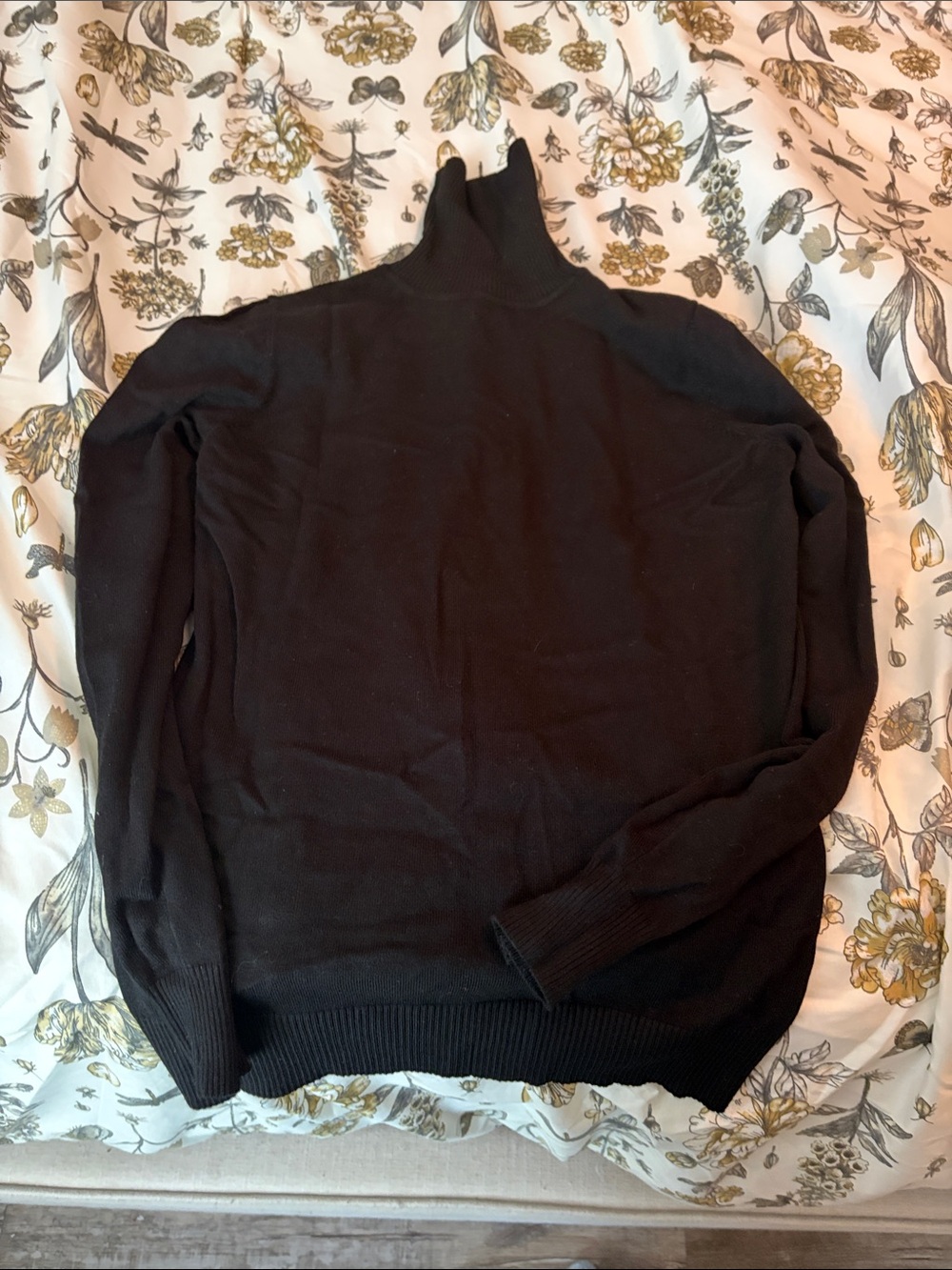 Joseph A‎  Black Turtleneck Sweater